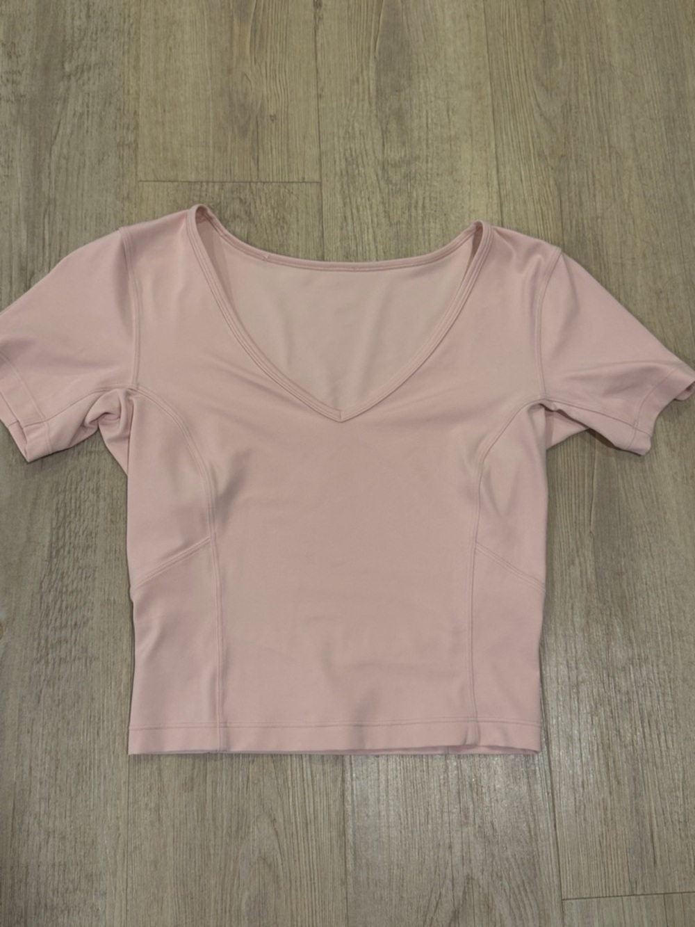 Lululemon pink v-neck crop fit - Picture 2 of 4